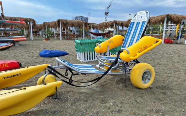 plaje persoane cu dizabilitati