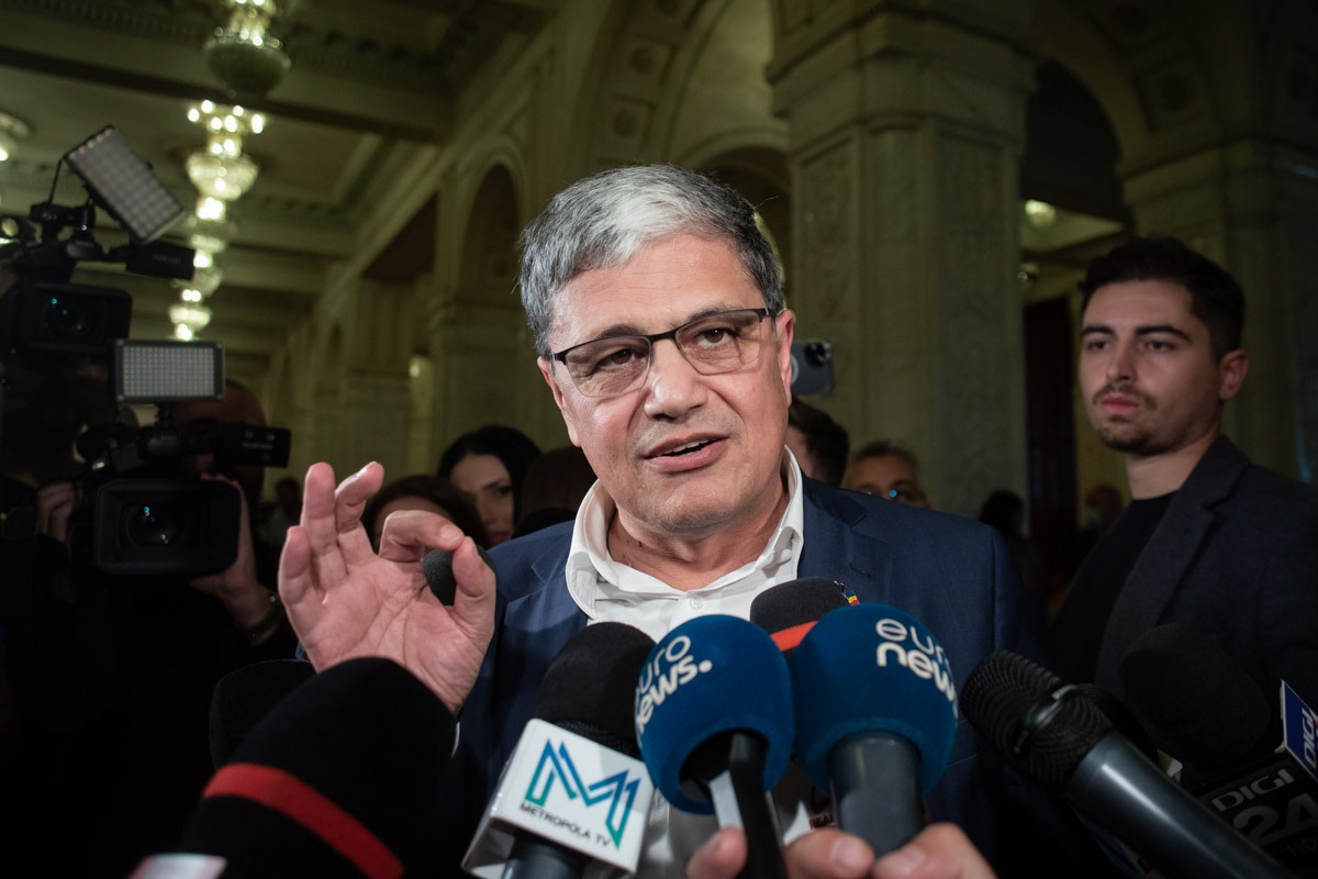 Marcel Bolos, ministrul Finantelor