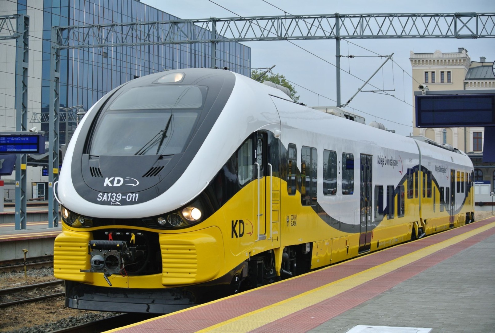 Tren Pesa