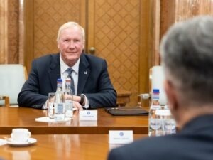Premierul Marcel Ciolacu și CEO-ul companiei NuScale Power, John Hopkins