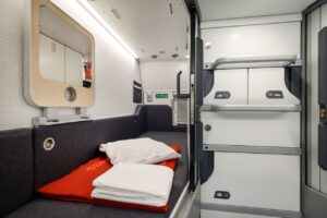 tren de noapte, companie feroviara de stat austria, austriaca, obb, vagon de dormit, cuseta, paturi, capsula