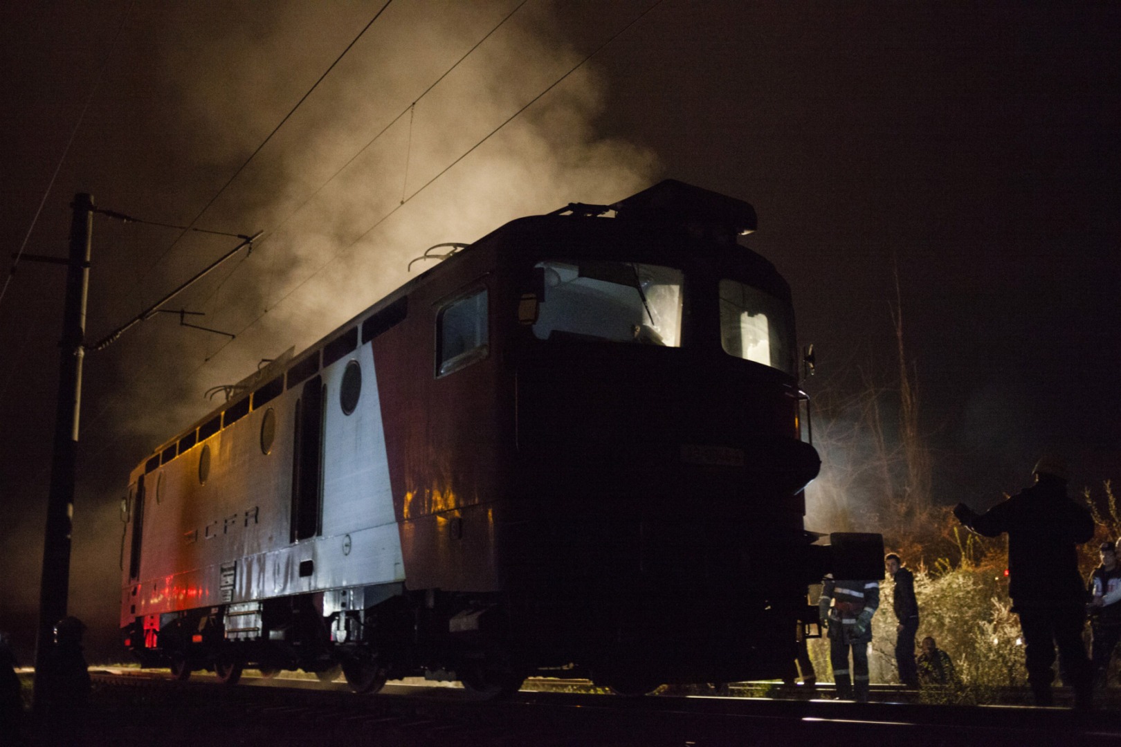 incendiu, locomotiva, cfr, garnitura cfr, tren, pompieri, isu