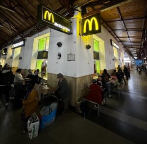 McDonalds Gara de Nord