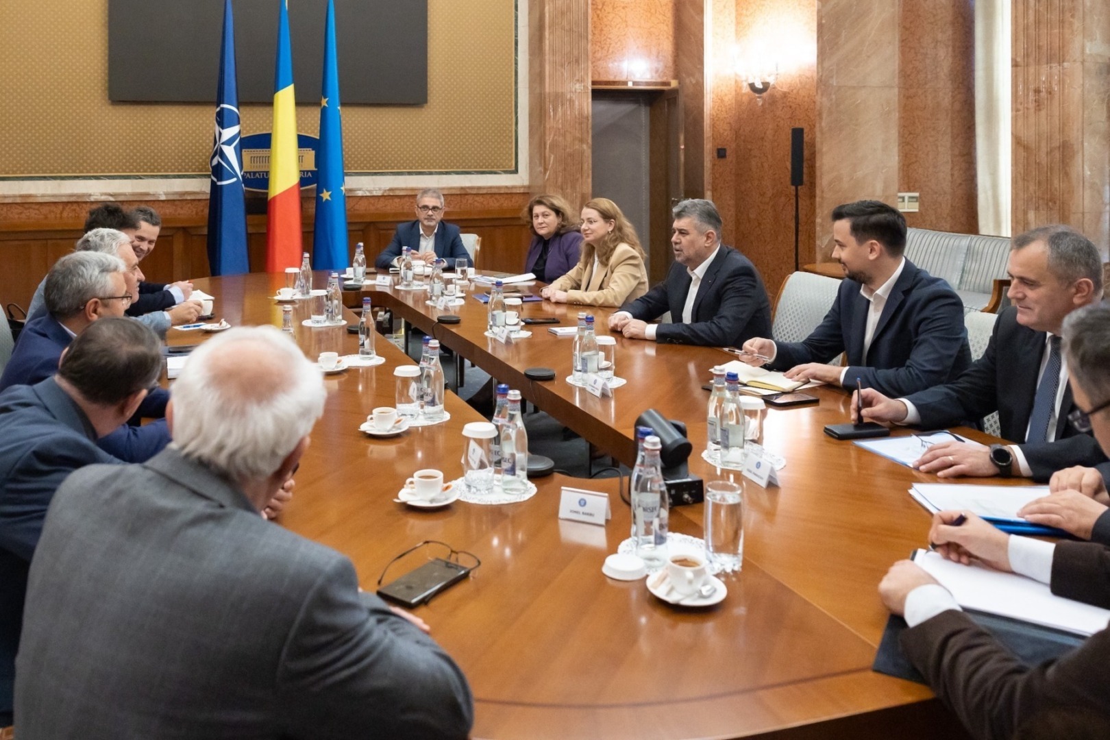 Sindicatele din invatamant discuta cu premierul Marcel Ciolacu despre cresterile salariale din educatie / Foto: gov.ro