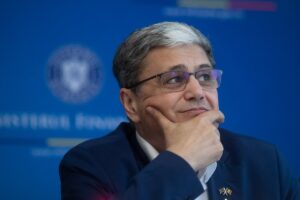 Marcel Bolos, ministrul Finantelor