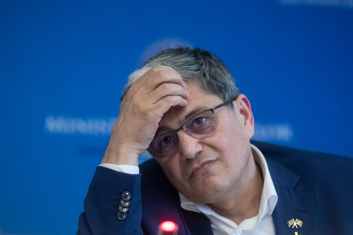 Marcel Bolos, ministrul Finantelor
