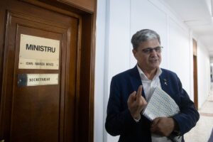 Marcel Bolos, ministrul Finantelor