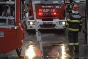 incendiu hotel, centrul vechi, pompieri