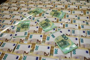 bani ue, euro, miliarde, finantare
