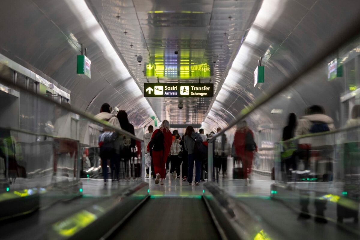 air schengen primii pasageri aeroport otopeni henri coanda calatori concediu plecari sosiri (1)