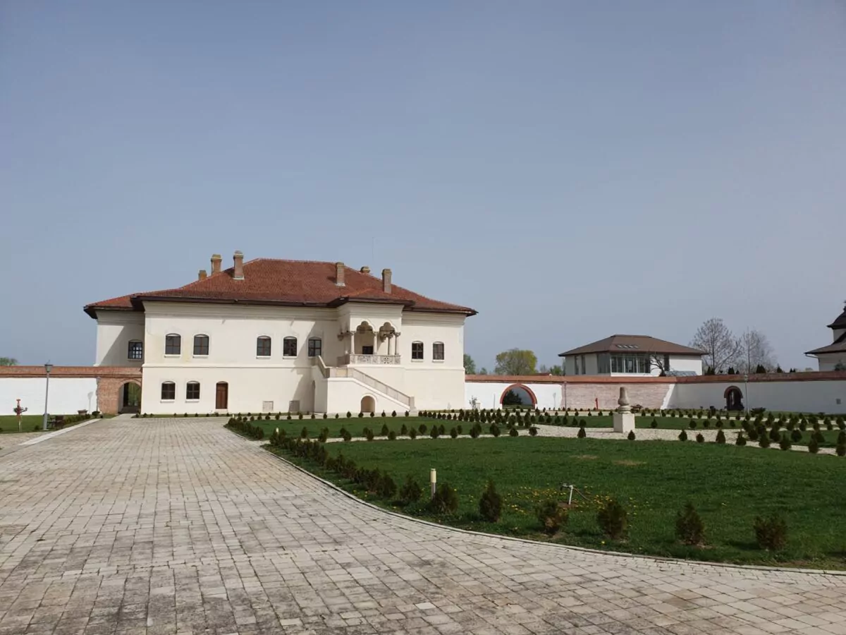 palatul-brancovenesc-potlogi-5-e1712323968579