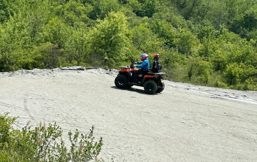 atv vulcanii noroiosi peisaj sit natural4