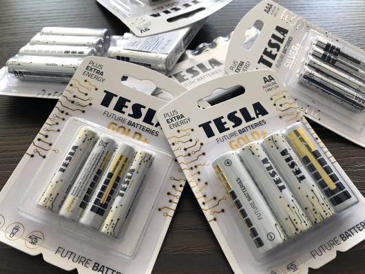 Baterii stocare Tesla Group