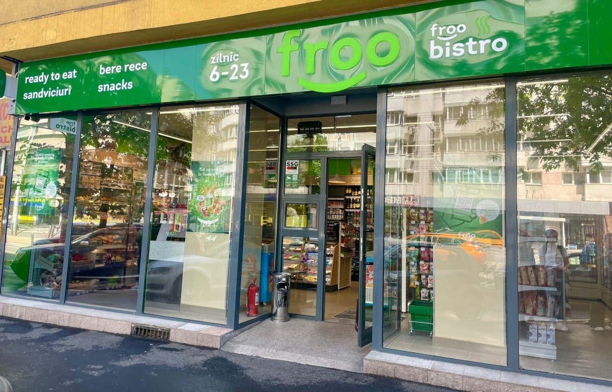 Froo_store_outside