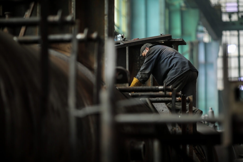 industrie forta de munca somaj industrial uzina fabrica manufactura muncitor muncitor necalificat