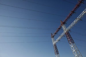 acabluri curent curent electric electricitate energie infrastructura linii de curent linii de curent de inalta tensiune stalpi facturi factura distributie distributie energie