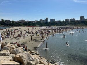 plaja, turisti, constanta, soare, canicula, vacanta, concediu, mare