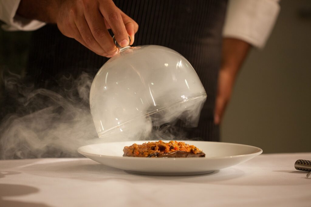 fine dining masa farfurie cina Sursa foto Pixabay