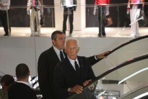 moda, armani, giorgio armani, vanzari armani