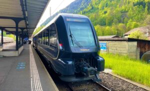 goldenpass express, tren