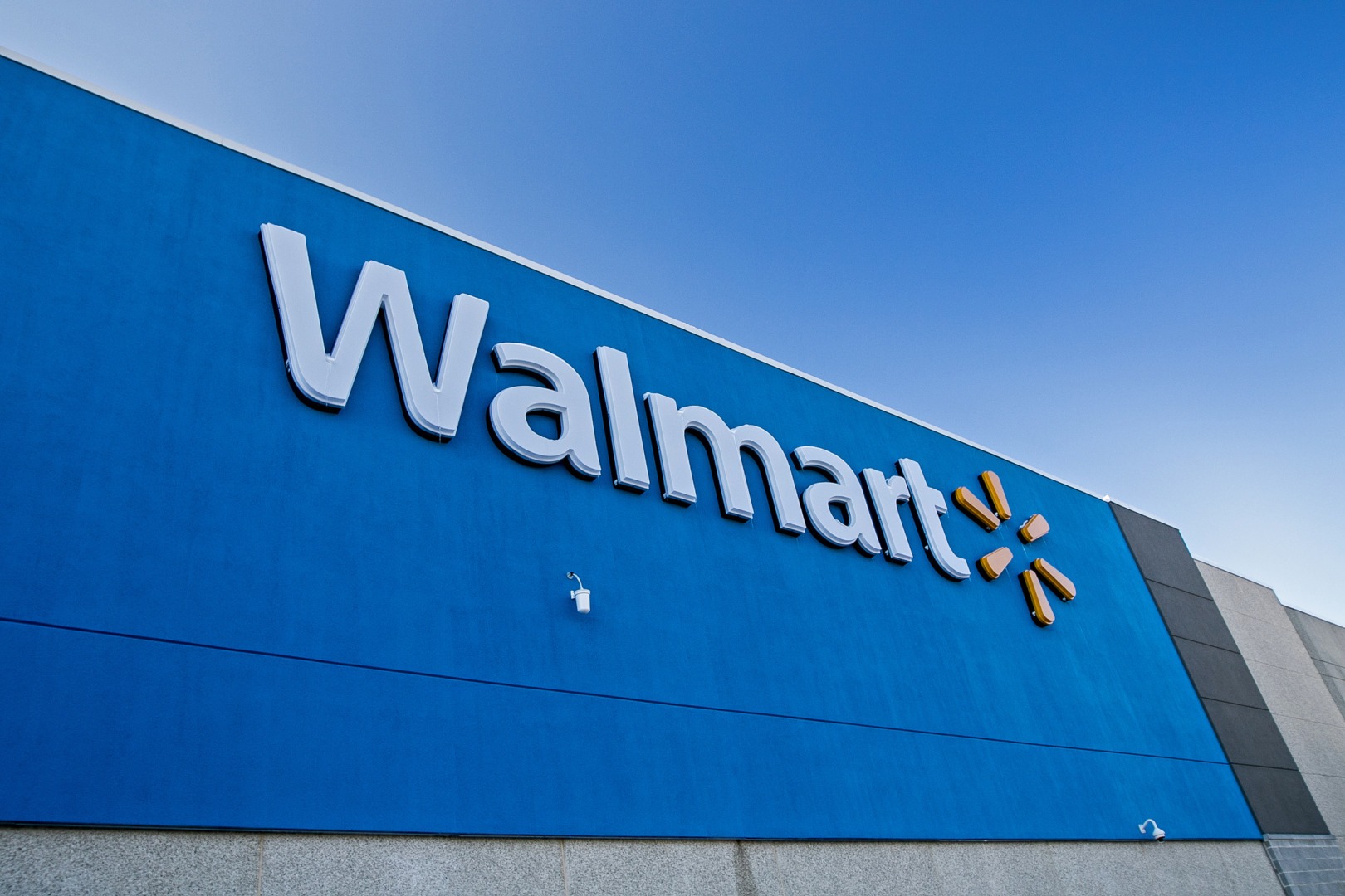 walmart magazin cu sigla