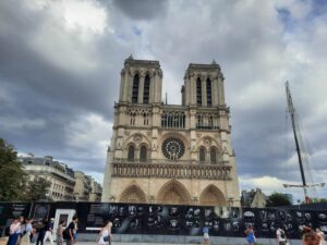 Notre Dame fațadă