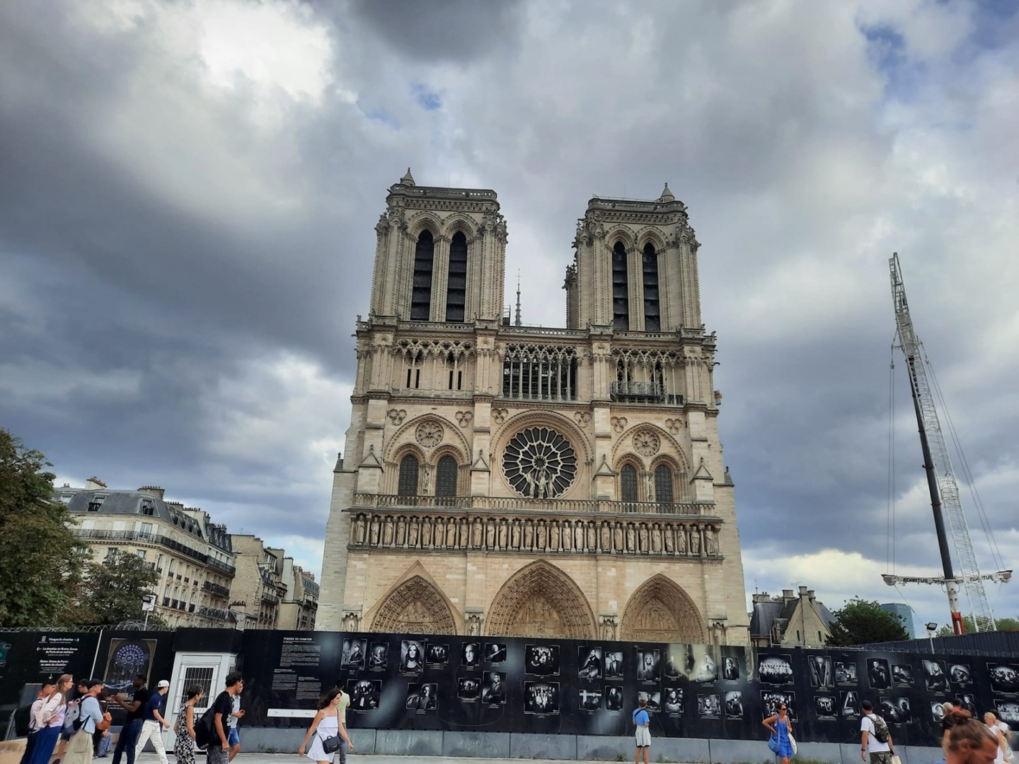 Notre Dame fațadă