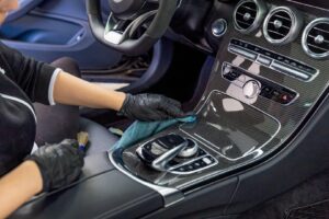În România vor fi vândute mașini premium și de lux în valoare de 6,6 miliarde de lei în 2024
