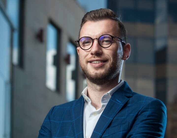 Alexandru Holicov, Adservio