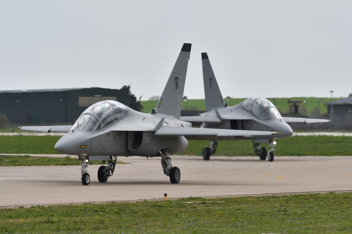 Leonardo avion de luptă M-346 FA