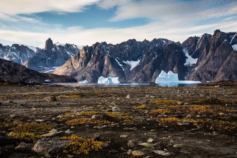 mountains-5559241_1280-768x512