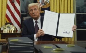 donald trump, presedinte american, sua washington, casa alba, biroul oval, lege, legislatie, ordin executiv