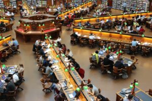 Facultate-universitate-studenti-biblioteca-carti-Foto-pixabay-1-1640x1093