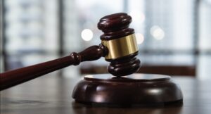 justitie, ciocan de judecatorie, tribunal
