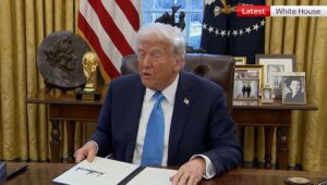 Trump în Biroul Oval