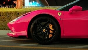Ferrari roz