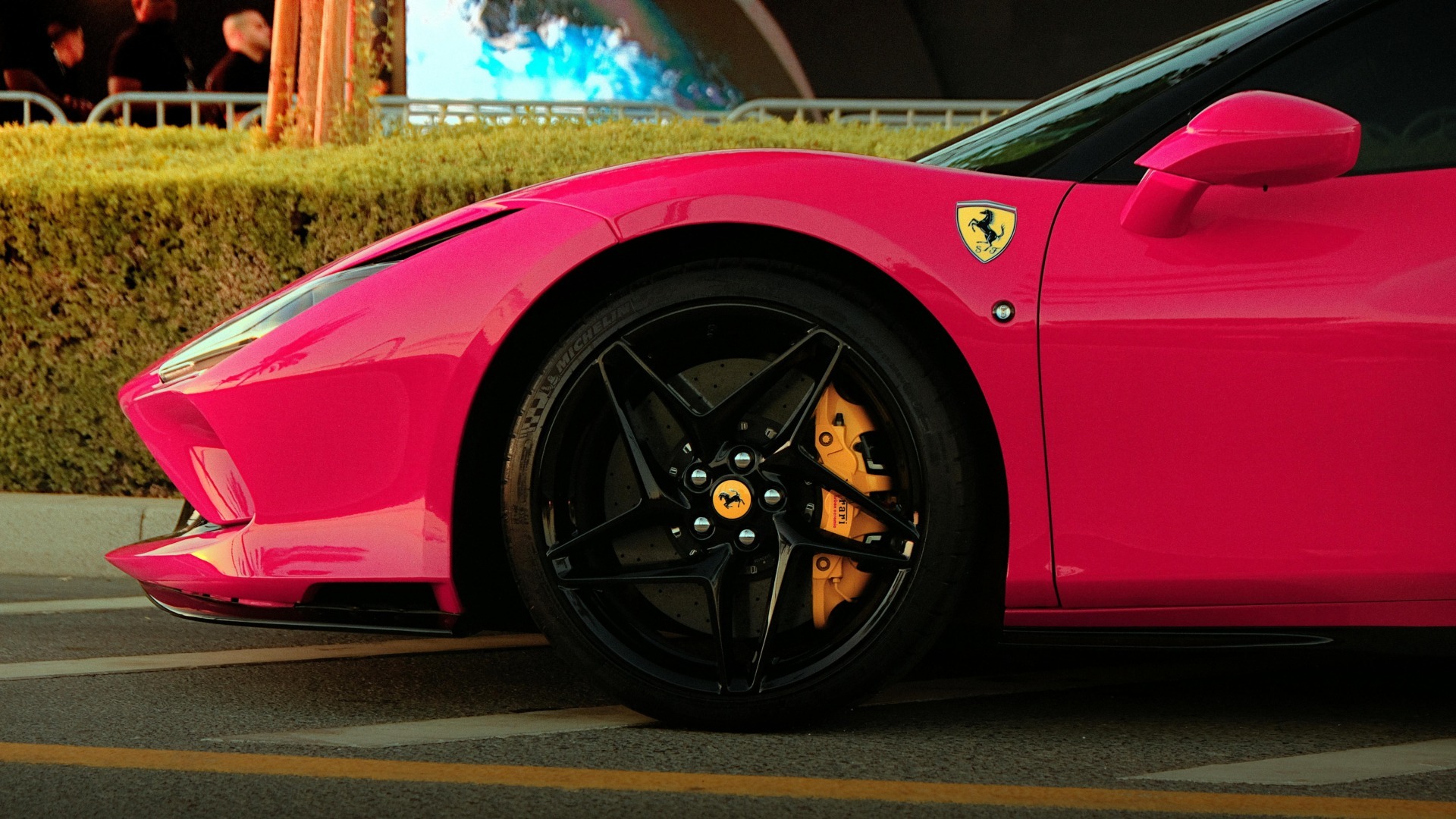 Ferrari roz
