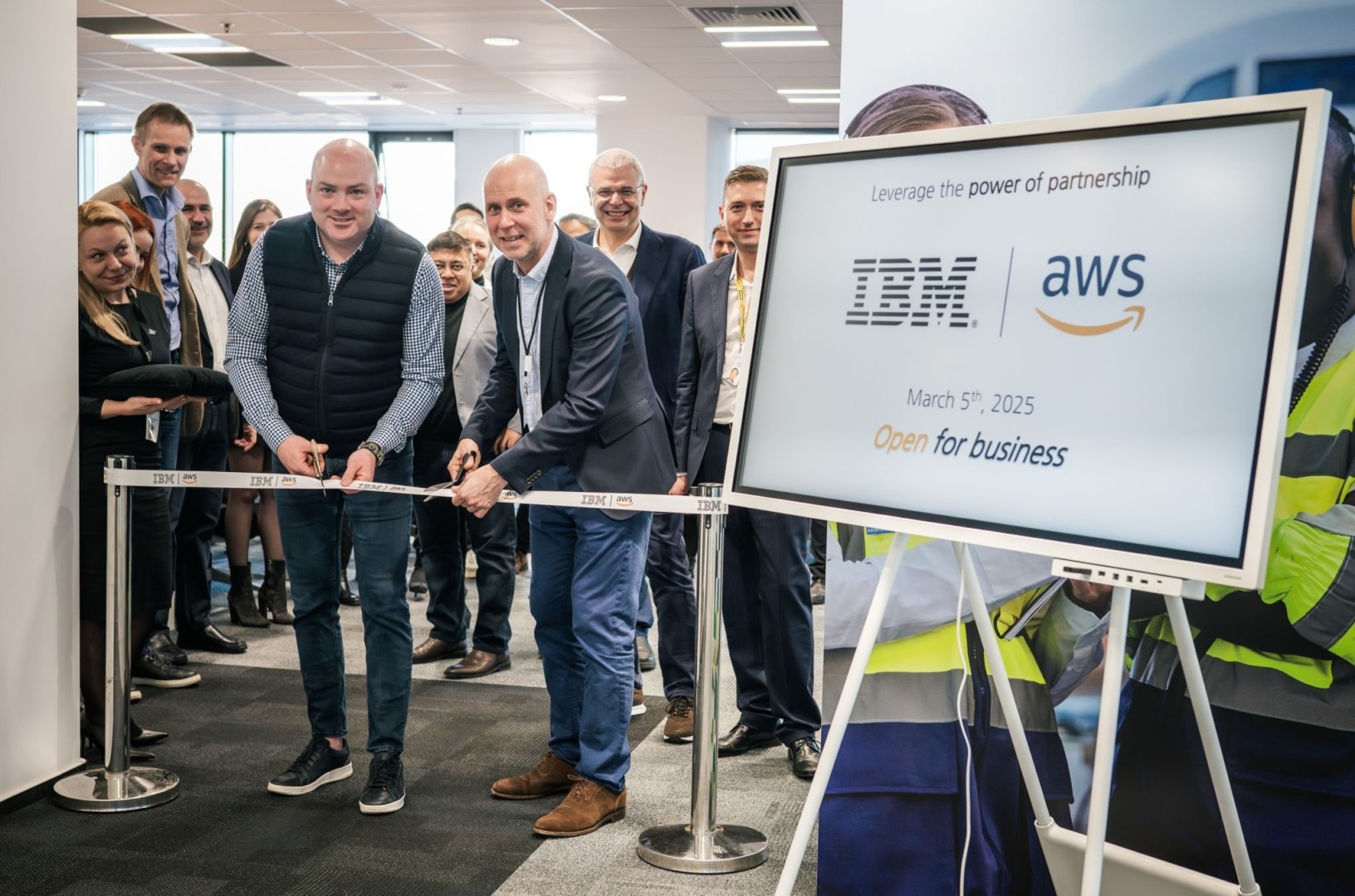 IBM AWS Laborator inovare București