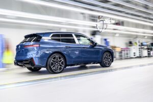 BMW iX
