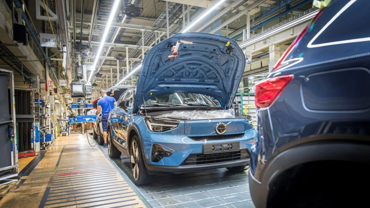 Volvo, masini, fabrica