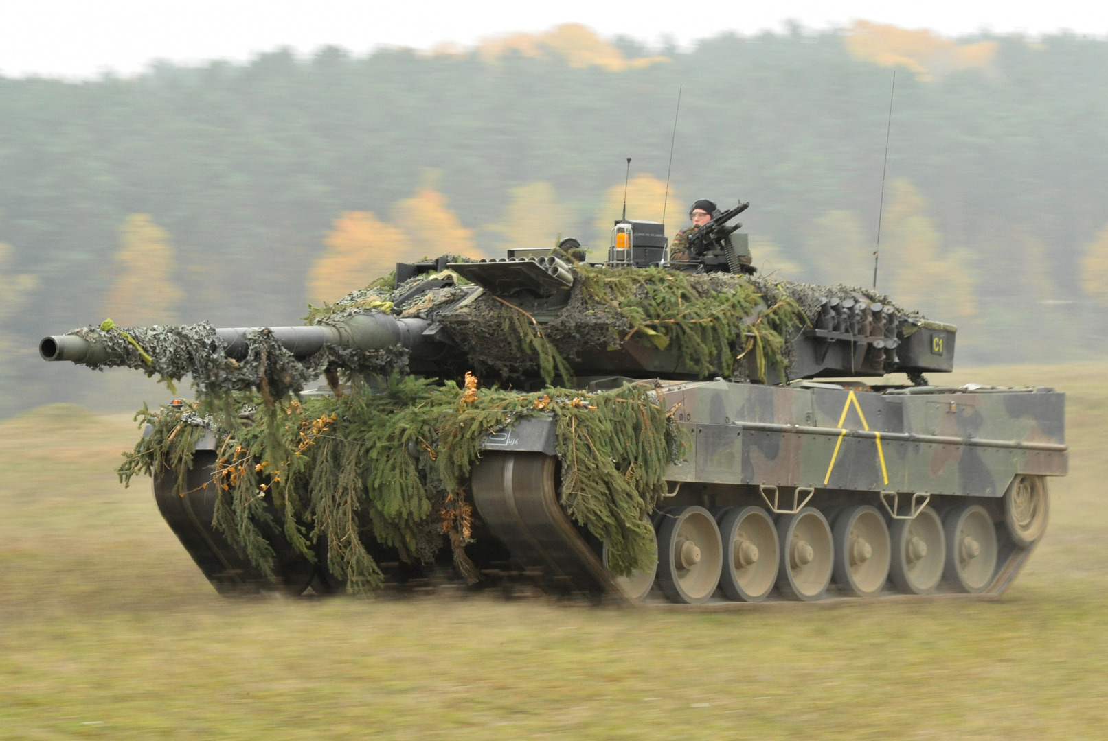 tanc leopard 2 a6 in actiune