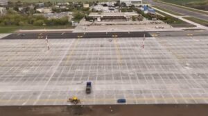 Aeroport Henri Coandă, lucrări de modernizare suprafață de mișcare, Cale de rulare