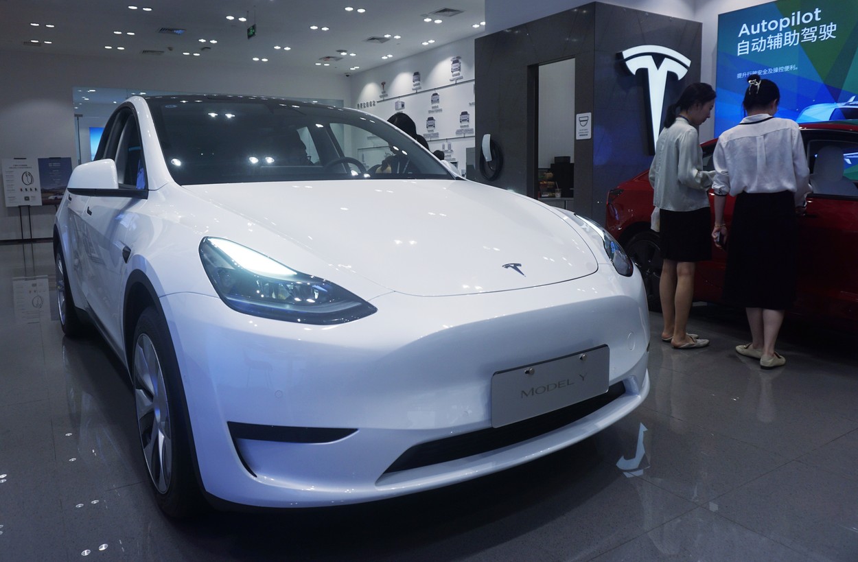 China: Tesla Announced Price Cuts in The Chinese Market