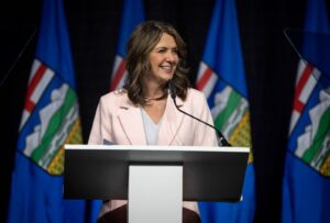 Danielle Smith, premierul din alberta
