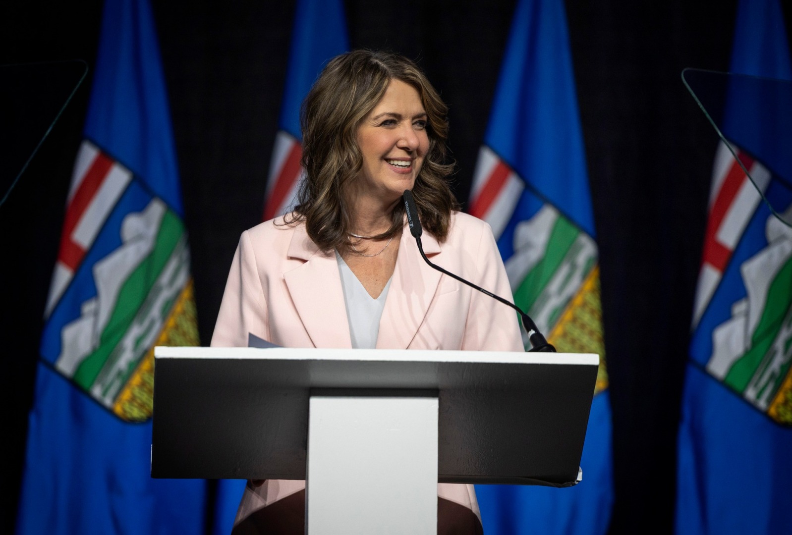 Danielle Smith, premierul din alberta