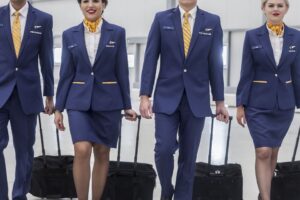 Ryanair, însoțitori de bord, Companie aeriană