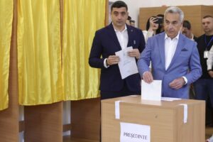 george simion si calin georgescu la vot alegeri prezidentiale 2025 in mogosoaia