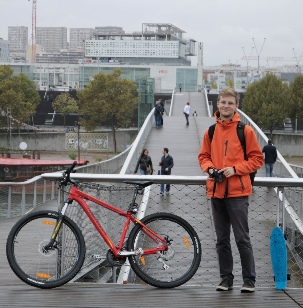 Andrei Corbet, foto din Paris