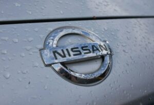 Logo Nissan