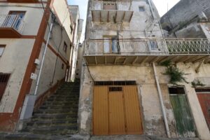 case la un euro sicilia
